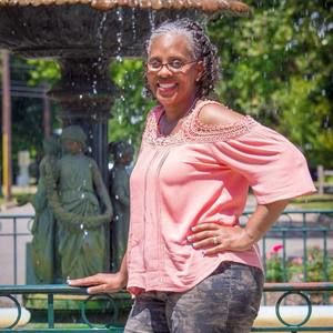 Meet your Posher, Cynthia